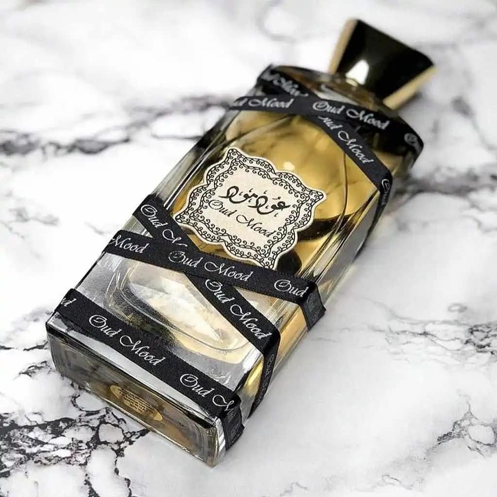 Fragancia Oud Mood de Lattafa (EDP) Unisex-100 ml